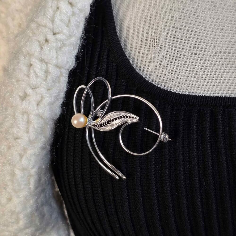 Vintage Silver Tone Faux Pearl Abstract Brooch Modernist Swirl Pin Statement